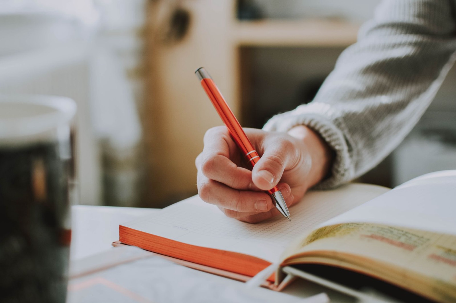 Building English vocabulary by writing and studying
